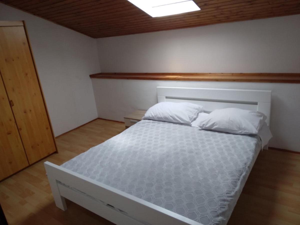 Apartmaji Sara, Izola - Isola エクステリア 写真